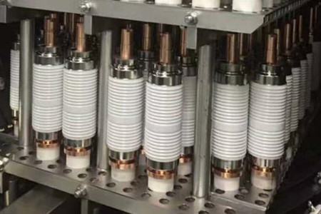 真空開關(guān)管產(chǎn)生操作過電壓的原因是什么？