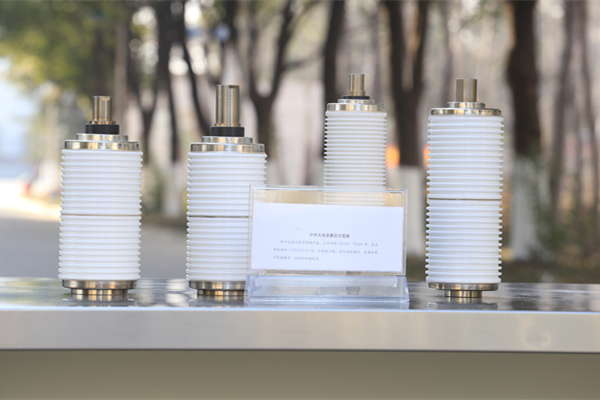 真空開關(guān)管絕緣外殼采用玻璃材料，優(yōu)勢(shì)多多！